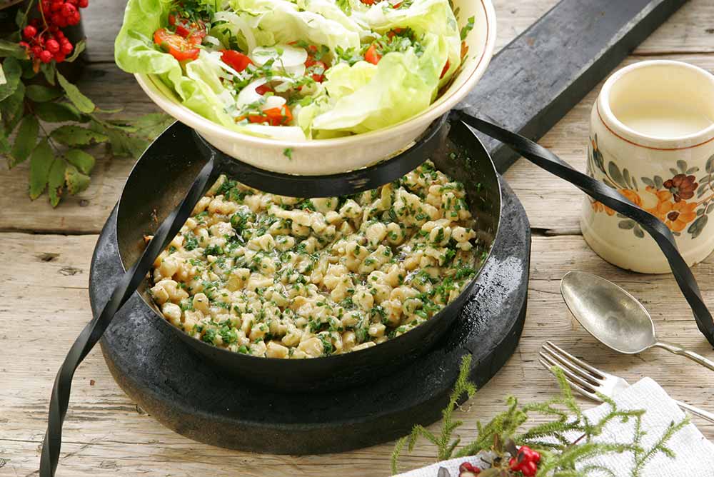 Pinzgauer Kasnocken mit Salat aus der Rauchkuchl Tobias Bacher