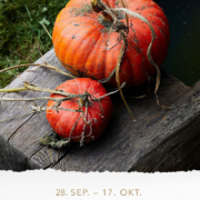 Herbstliches Kürbisfoto mit Hinweis auf Herbst-Betriebsurlaub von 28.9.-17.10.